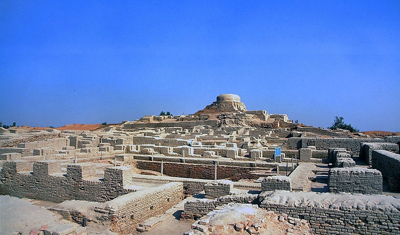 essay on historical place in pakistan mohenjo daro